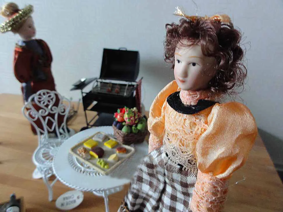 A03-X013 children baby Toy 1:12 Dollhouse mini Furniture Miniature rement Accessories doll orange lattice dress girl 1pcs
A03-X013 children baby Toy 1:12 Dollhouse mini Furniture Miniature rement Accessories doll orange lattice dress girl 1pcs