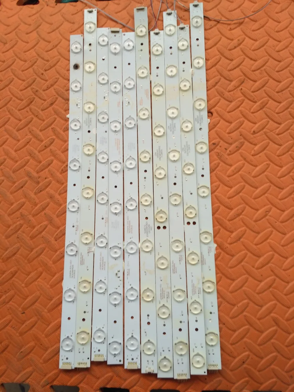 1set=10Pieces LED Backlight strip Commander D48MF7000 Light Bar LED46D8-ZC14-02 30346008202
1set=10Pieces LED Backlight strip Commander D48MF7000 Light Bar LED46D8-ZC14-02 30346008202