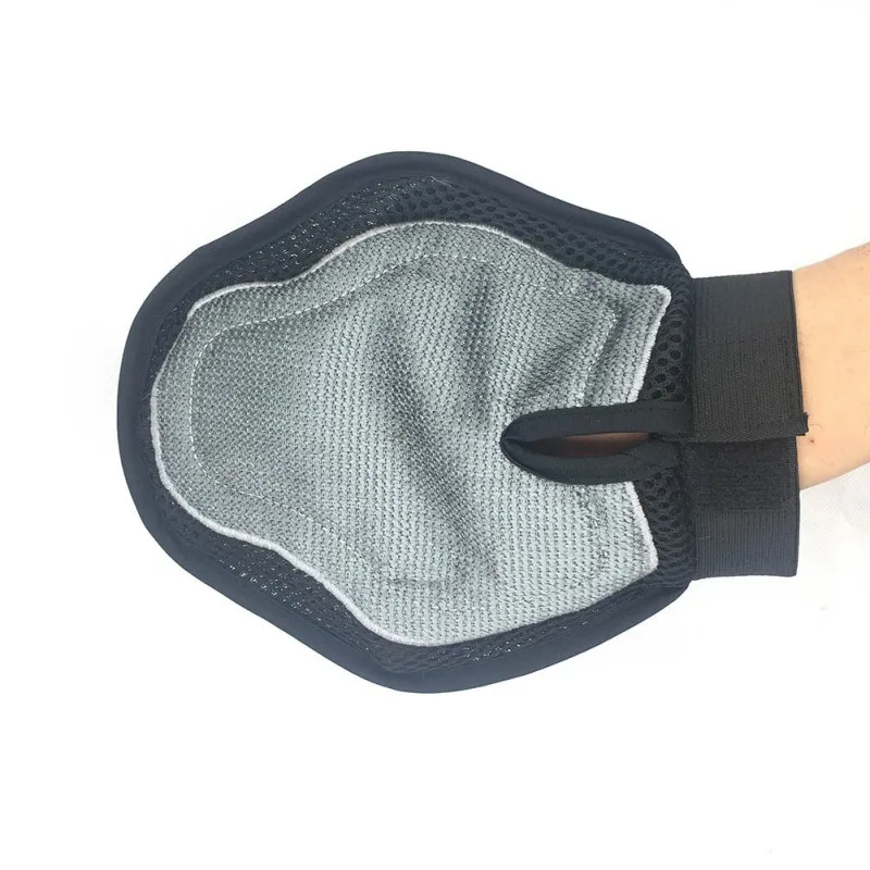 Silicone Dog Pet brush Glove Deshedding Gentle Efficient Pet Grooming Glove Dog Bath Cat Cleaning Supplies Pet Glove Dog Combs
Silicone Dog Pet brush Glove Deshedding Gentle Efficient Pet Grooming Glove Dog Bath Cat Cleaning Supplies Pet Glove Dog Combs