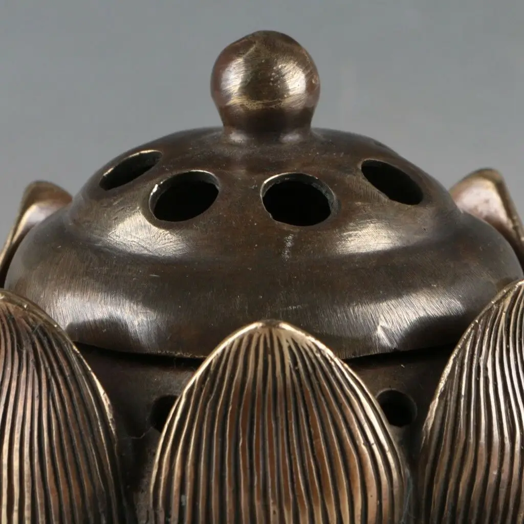 Chinese Buddhism Pure Bronze Carving Lotus Flowers Incense Burner Censer Mark Qianlong Period
Chinese Buddhism Pure Bronze Carving Lotus Flowers Incense Burner Censer Mark Qianlong Period