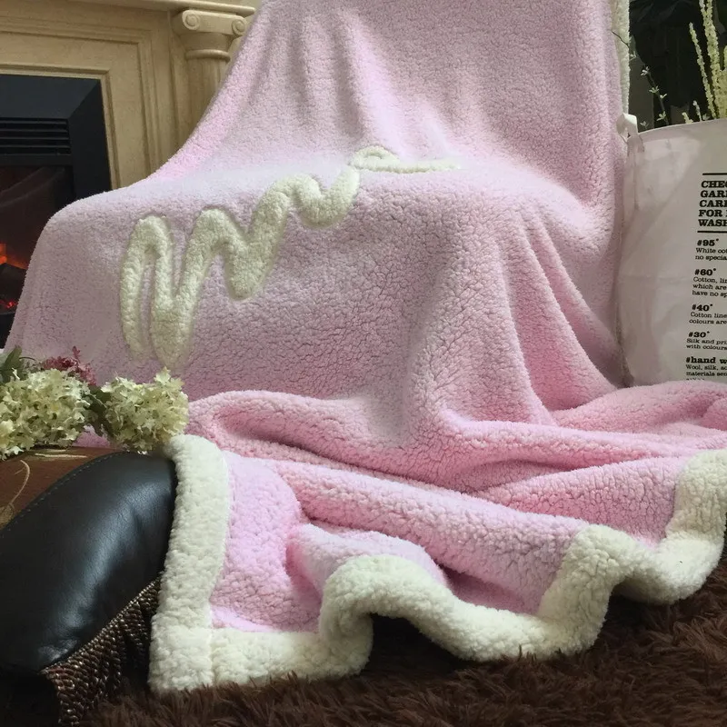 Two layer throw blanket Thicken bedspread Double layer bedspead heavy quilts embroider Caral Fleece +camoFleece BerberFleece bed
Two layer throw blanket Thicken bedspread Double layer bedspead heavy quilts embroider Caral Fleece +camoFleece BerberFleece bed