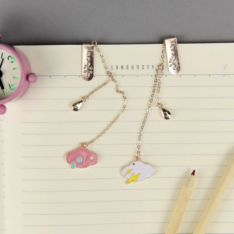 4 Pcs/Set Creative Colourful Clouds Metal Pendant Bookmark Book Holder Message Card Gift Stationery
4 Pcs/Set Creative Colourful Clouds Metal Pendant Bookmark Book Holder Message Card Gift Stationery