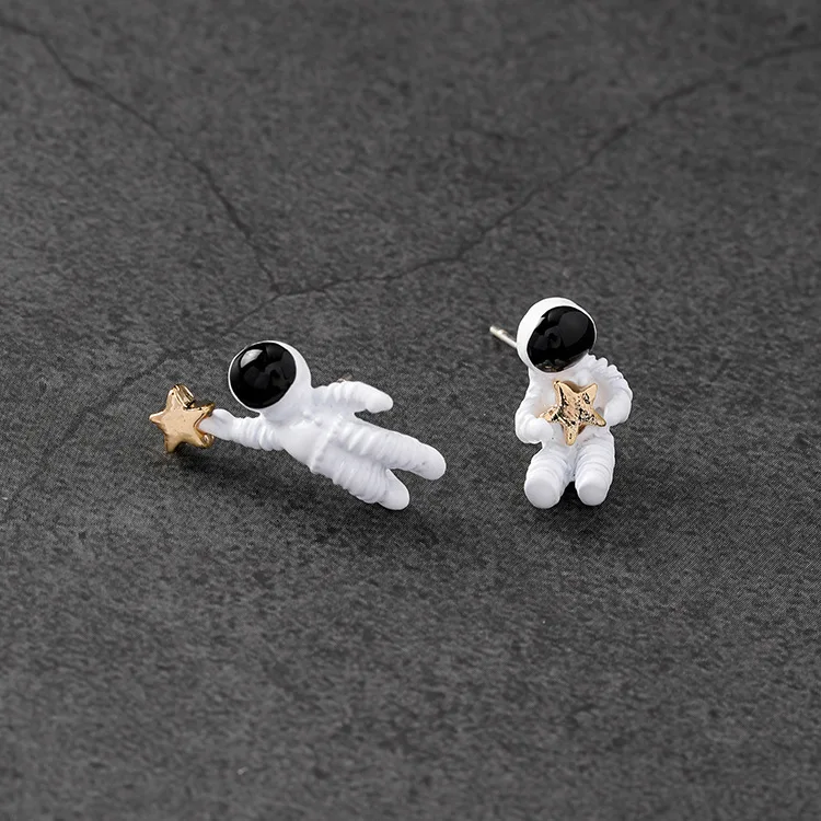 2018 Hot Korean Style Fashion Lovely Cartoon Star Asymmetric Space Universe Astronaut Studs Earrings For Women Jewelry Cute Gift
2018 Hot Korean Style Fashion Lovely Cartoon Star Asymmetric Space Universe Astronaut Studs Earrings For Women Jewelry Cute Gift