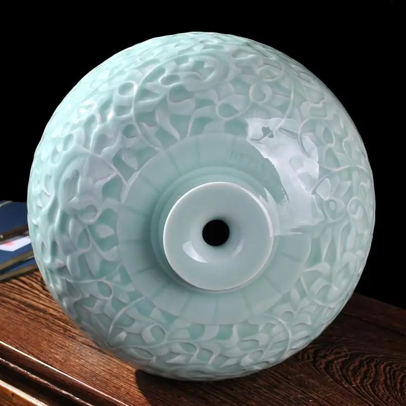 Jingdezhen ceramics famous celadon manual relief landing large vase Chinese minimalist decor decoration
Jingdezhen ceramics famous celadon manual relief landing large vase Chinese minimalist decor decoration