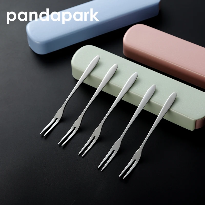Pandapark 5 Pieces Stainless Steel Fruit Fork With Box Dessert Cake Forks Salad Tableware Cutlery Hotel Party Supplies PPS005
Pandapark 5 Pieces Stainless Steel Fruit Fork With Box Dessert Cake Forks Salad Tableware Cutlery Hotel Party Supplies PPS005