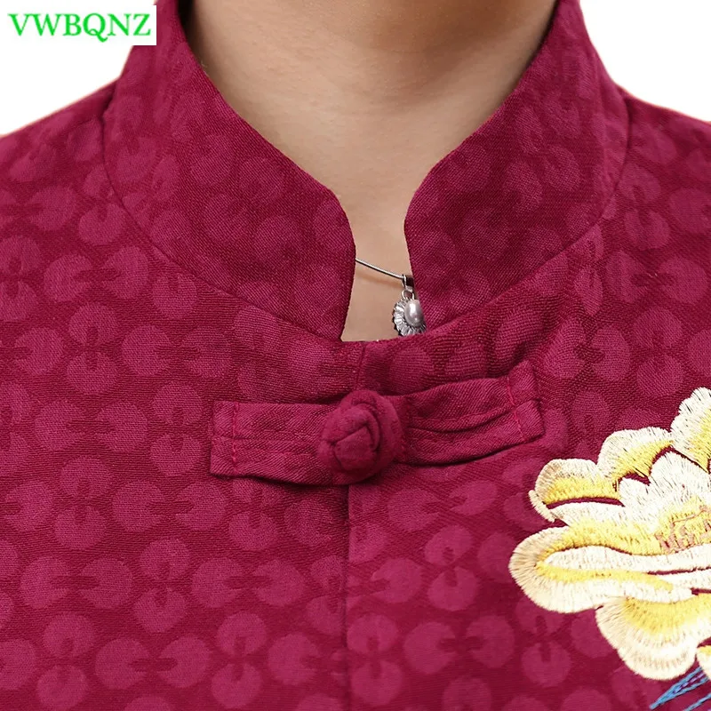 Middle-aged spring autumn long women's windbreaker embroidery 4XL large size feminine coat fashion thin section trench coat A746
Middle-aged spring autumn long women's windbreaker embroidery 4XL large size feminine coat fashion thin section trench coat A746