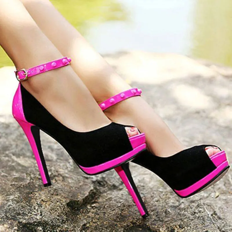 Novel fashion women's shoes, Black Suede pink PU, buckle, about 2.5 cm waterproof, 12.5 cm pumps, peep toe pumps. SIZE:34-45
Novel fashion women's shoes, Black Suede pink PU, buckle, about 2.5 cm waterproof, 12.5 cm pumps, peep toe pumps. SIZE:34-45
