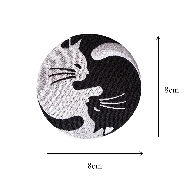 Вышитые нашивки Yin Yang Cat 8 см двойной белый черный креативный значок для сумки