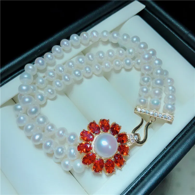 Многожильный Pearl браслет 3 рядка Природные пресной воды Pearl браслет с красным Rhinestone Цветочный Застежка Ювелирные Lady Подарки
Многожильный Pearl браслет 3 рядка Природные пресной воды Pearl браслет с красным Rhinestone Цветочный Застежка Ювелирные Lady Подарки