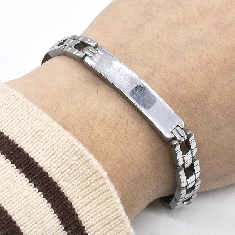 AMUMIU Fashion Couple Love Jewelry Cuff Bracelet for Women/Men Silver Color Stainless Steel Bracelets & Bangles Bijou B027
AMUMIU Fashion Couple Love Jewelry Cuff Bracelet for Women/Men Silver Color Stainless Steel Bracelets & Bangles Bijou B027