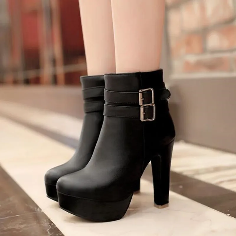 New fashions for autumn and winter high heeled women's boots short white simple temperament Martin boots
New fashions for autumn and winter high heeled women's boots short white simple temperament Martin boots