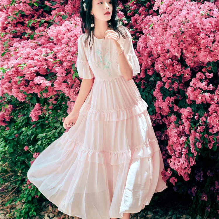 Summer Retro Literary Embroidered Princess Dress Ruffled Mori Girl Sweet Lovely Student Campus Women Retro Dress Party Vestidos
Summer Retro Literary Embroidered Princess Dress Ruffled Mori Girl Sweet Lovely Student Campus Women Retro Dress Party Vestidos