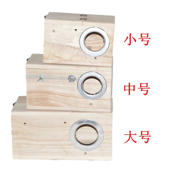 Barred Parakeet,Monk Parakeet breeding box bird house bird nest nature wood bird house
Barred Parakeet,Monk Parakeet breeding box bird house bird nest nature wood bird house