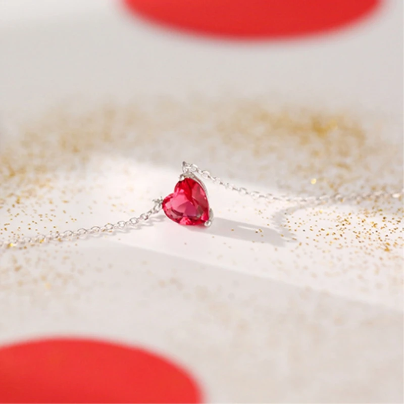 Gentle Red Heart Pendant Clavicle Choker Silver Color Temperament Personality Fashion Female Necklace SNE122
Gentle Red Heart Pendant Clavicle Choker Silver Color Temperament Personality Fashion Female Necklace SNE122