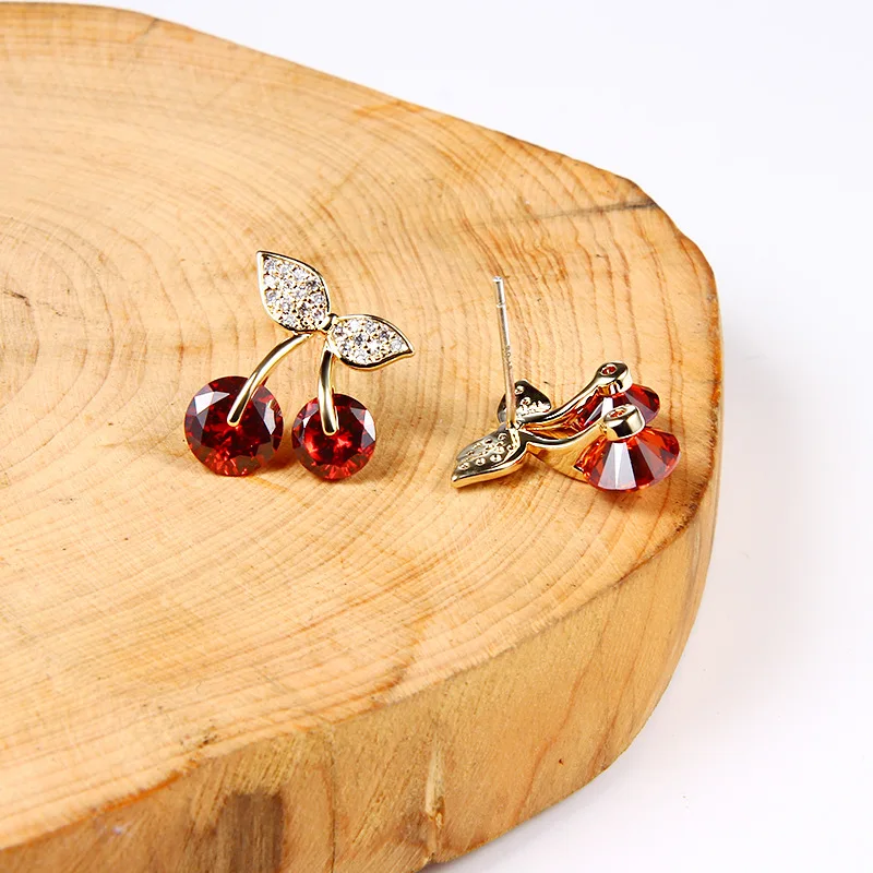 LADYCHIC Top Quality Cherry Earrings for Women Gold Color Flash Red CZ Zircon Ear Studs Earring for Wedding Party Jewelry LE1387
LADYCHIC Top Quality Cherry Earrings for Women Gold Color Flash Red CZ Zircon Ear Studs Earring for Wedding Party Jewelry LE1387