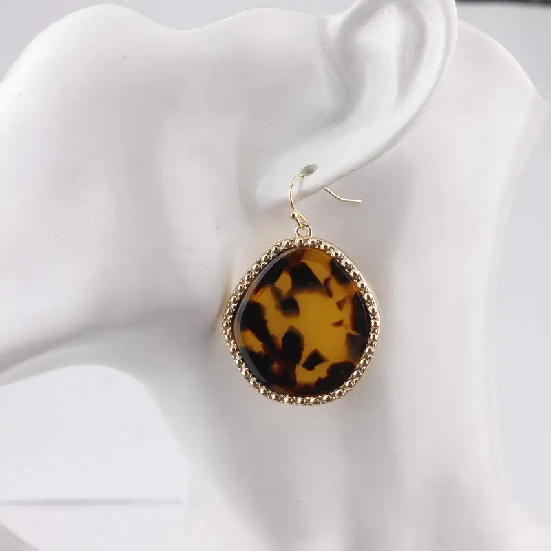 Top Fashion Trendy Chic Pop Women Jewelry Cutout Acrylic Resin Irregular Leopard Flat Dangle Drop Earrings for Women
Top Fashion Trendy Chic Pop Women Jewelry Cutout Acrylic Resin Irregular Leopard Flat Dangle Drop Earrings for Women