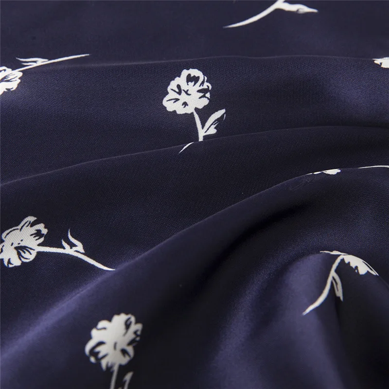 ionasi Female Foulard Euro Design Small Hijab Floral Print Square Scarves Luxury Brand Women Scarf Silk Bandana 60cm x 60cm
ionasi Female Foulard Euro Design Small Hijab Floral Print Square Scarves Luxury Brand Women Scarf Silk Bandana 60cm x 60cm