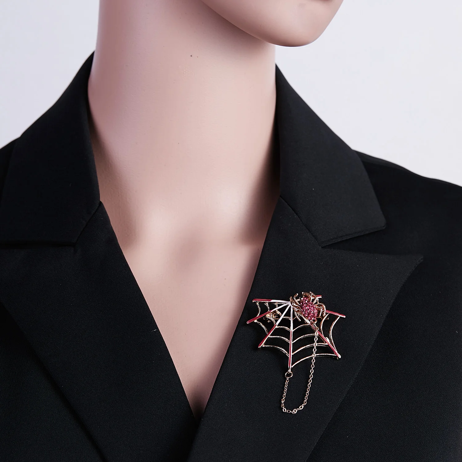 Rhinestone Black Pink Magnet Spider And Cobweb Brooch Women Men Suits Brooches Pin Size 5.4*4.6CM Halloween Decorate Accessories
Rhinestone Black Pink Magnet Spider And Cobweb Brooch Women Men Suits Brooches Pin Size 5.4*4.6CM Halloween Decorate Accessories