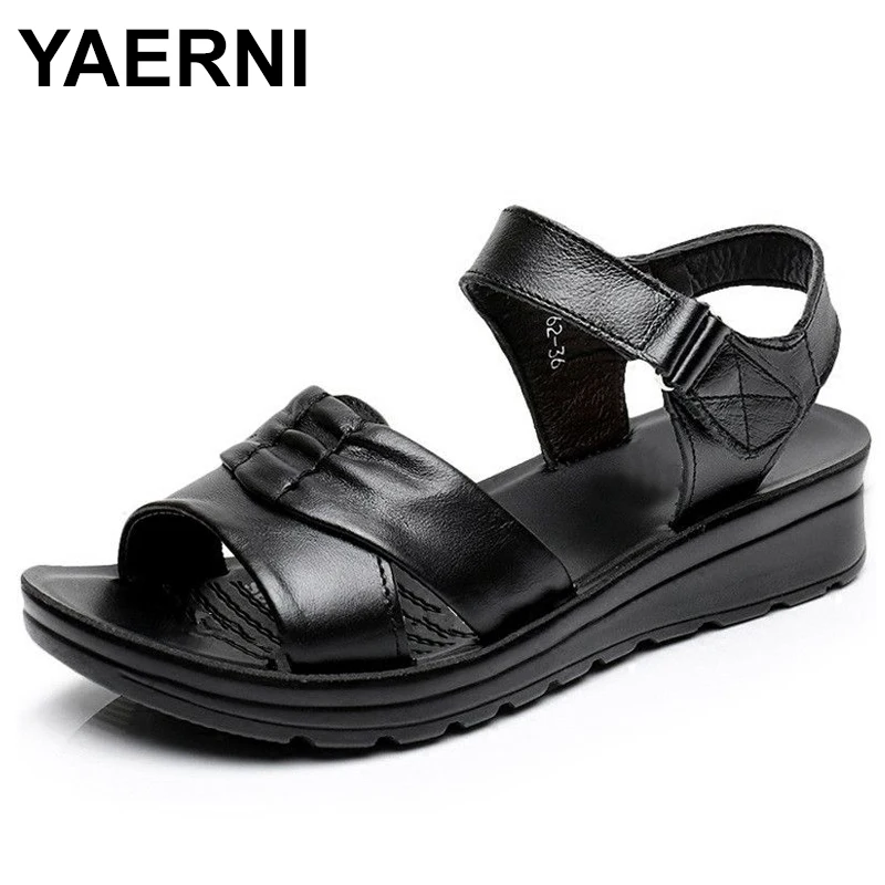 Сандалии YAERNISummer женские, кожаные мягкие удобные босоножки, повседневная обувь с открытым носком для женщин среднего возраста, большие разм...
Сандалии YAERNISummer женские, кожаные мягкие удобные босоножки, повседневная обувь с открытым носком для женщин среднего возраста, большие разм...