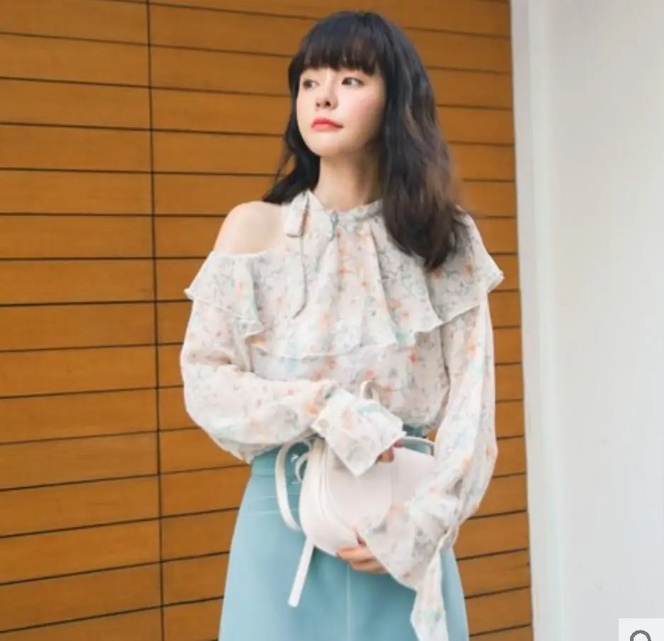Chiffon Chic Retro Korean Women's Tops Off Shoulder Floral Sexy Shirt Blouse Sweet Ruffles Flare Sleeve Women's Tunic Shirt Tops
Chiffon Chic Retro Korean Women's Tops Off Shoulder Floral Sexy Shirt Blouse Sweet Ruffles Flare Sleeve Women's Tunic Shirt Tops