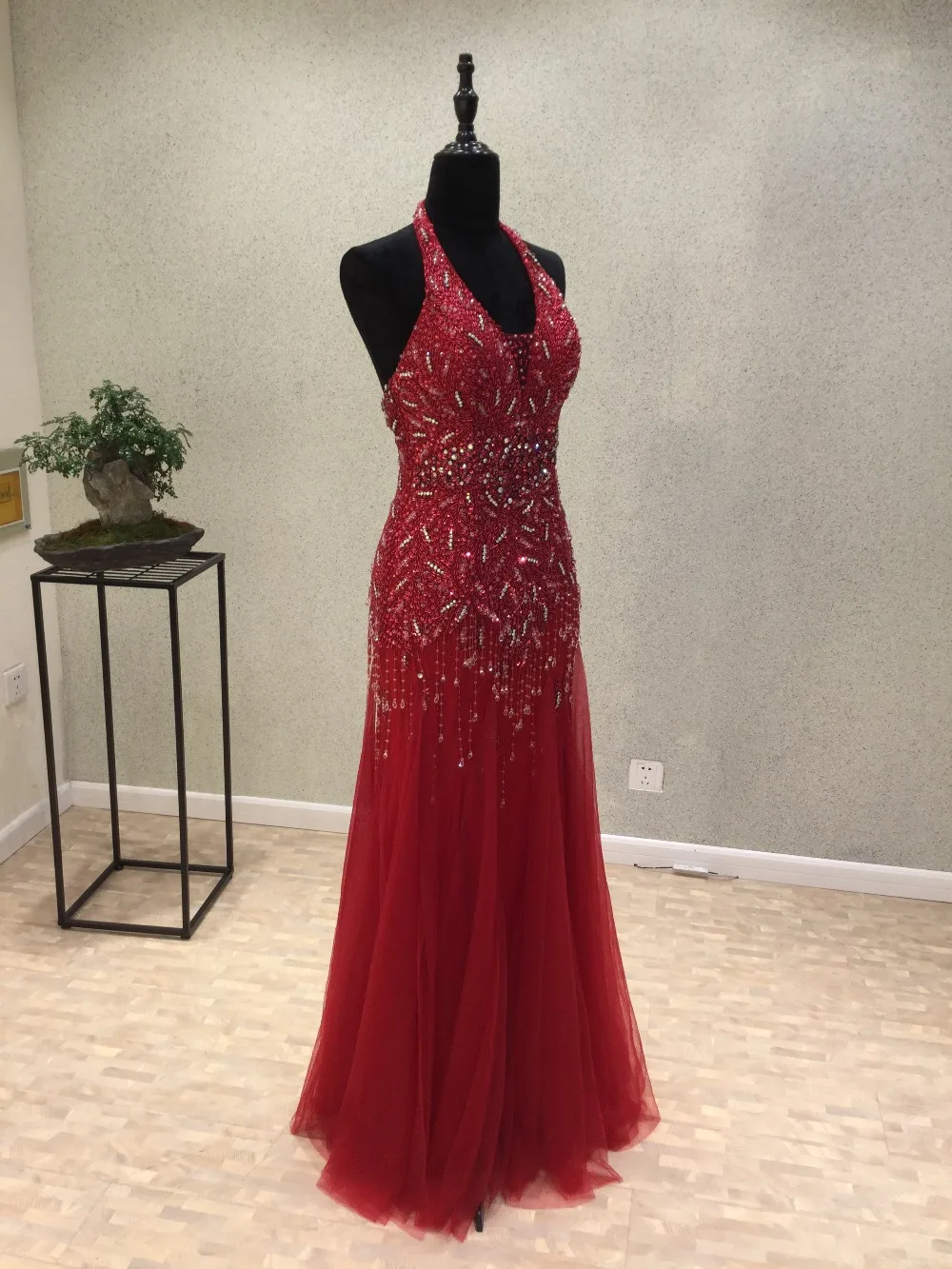 New Sexy Prom Dresses 2020 Halter Neck Off the Shoulder Floor Length Beading Tulle Mermaid Long Evening Dress Vestido longo
New Sexy Prom Dresses 2020 Halter Neck Off the Shoulder Floor Length Beading Tulle Mermaid Long Evening Dress Vestido longo