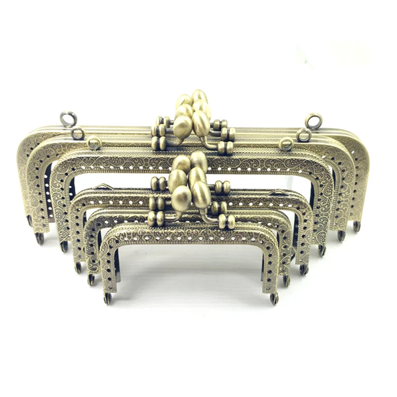10Pcs Bronze Tone Convex Flower Oval Heads Metal Frame Kiss Clasps Lock Purse Bag Handbag Parts Accessories
10Pcs Bronze Tone Convex Flower Oval Heads Metal Frame Kiss Clasps Lock Purse Bag Handbag Parts Accessories
