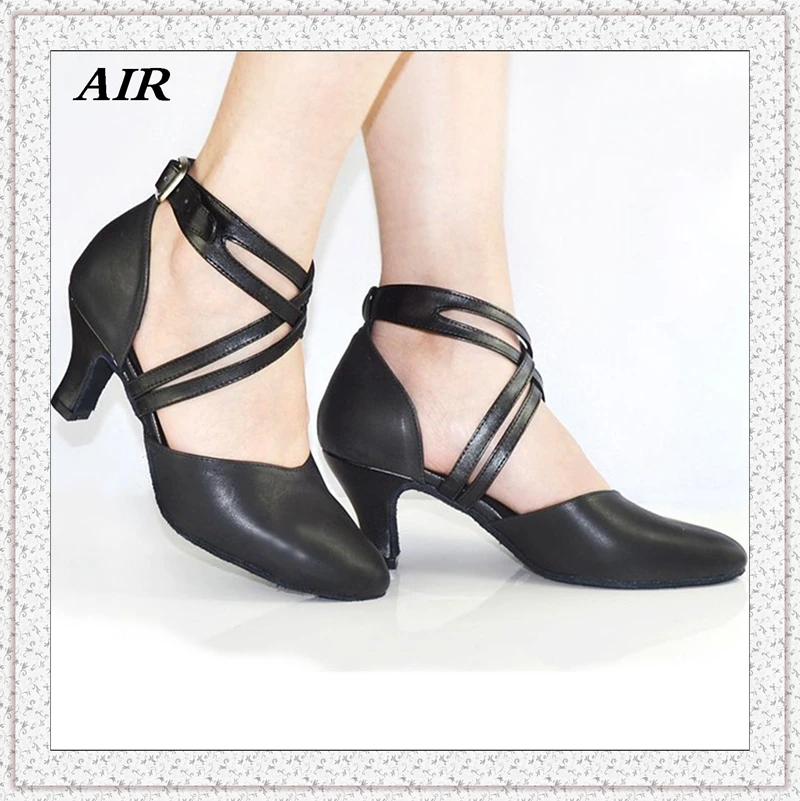 Women Latin Dance Shoes PU Leather Soft Sole Black Closed Toe Salsa Shoes Ballroom Dance Shoes Sapatos Femininos De Salto JYG455
Women Latin Dance Shoes PU Leather Soft Sole Black Closed Toe Salsa Shoes Ballroom Dance Shoes Sapatos Femininos De Salto JYG455
