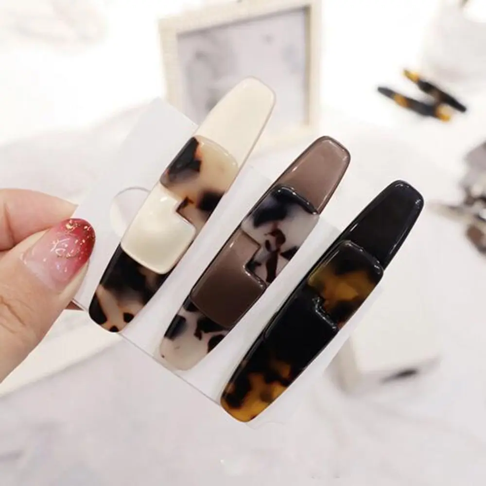 New arrival fashion Women Vintage Leopard Hair Clip Hairband Comb Bobby Pin Barrette Hairpin Accessories for girls women gift
New arrival fashion Women Vintage Leopard Hair Clip Hairband Comb Bobby Pin Barrette Hairpin Accessories for girls women gift