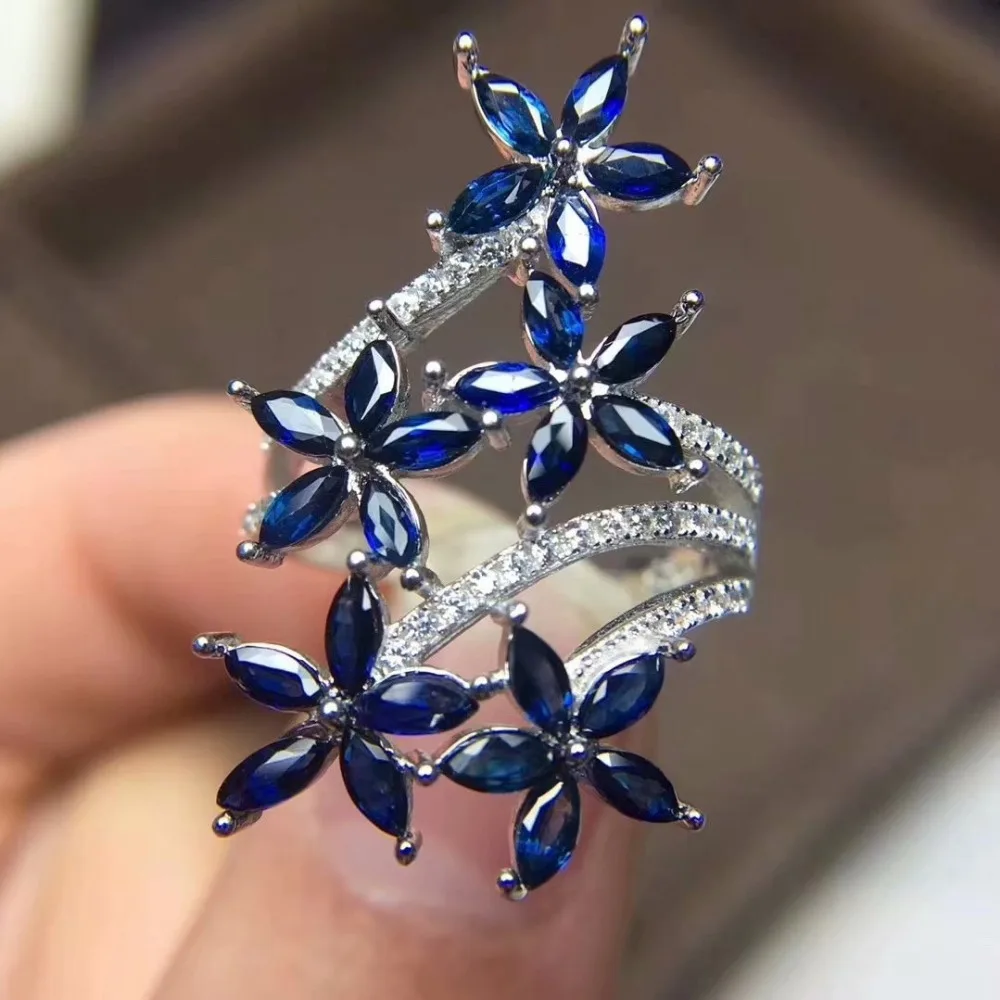 luxury fashion big Natural sapphire ring live 925 pure silver, anti-allergy index finger, big ring, birthday gift.
luxury fashion big Natural sapphire ring live 925 pure silver, anti-allergy index finger, big ring, birthday gift.