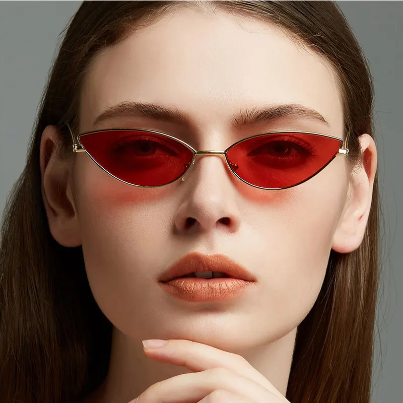 

Q Fashion Clear Lenses Small Box Brand Designer Cat Eye Frame UV400 Women Sunglasses Metal Triangle Frame Oculos de sol