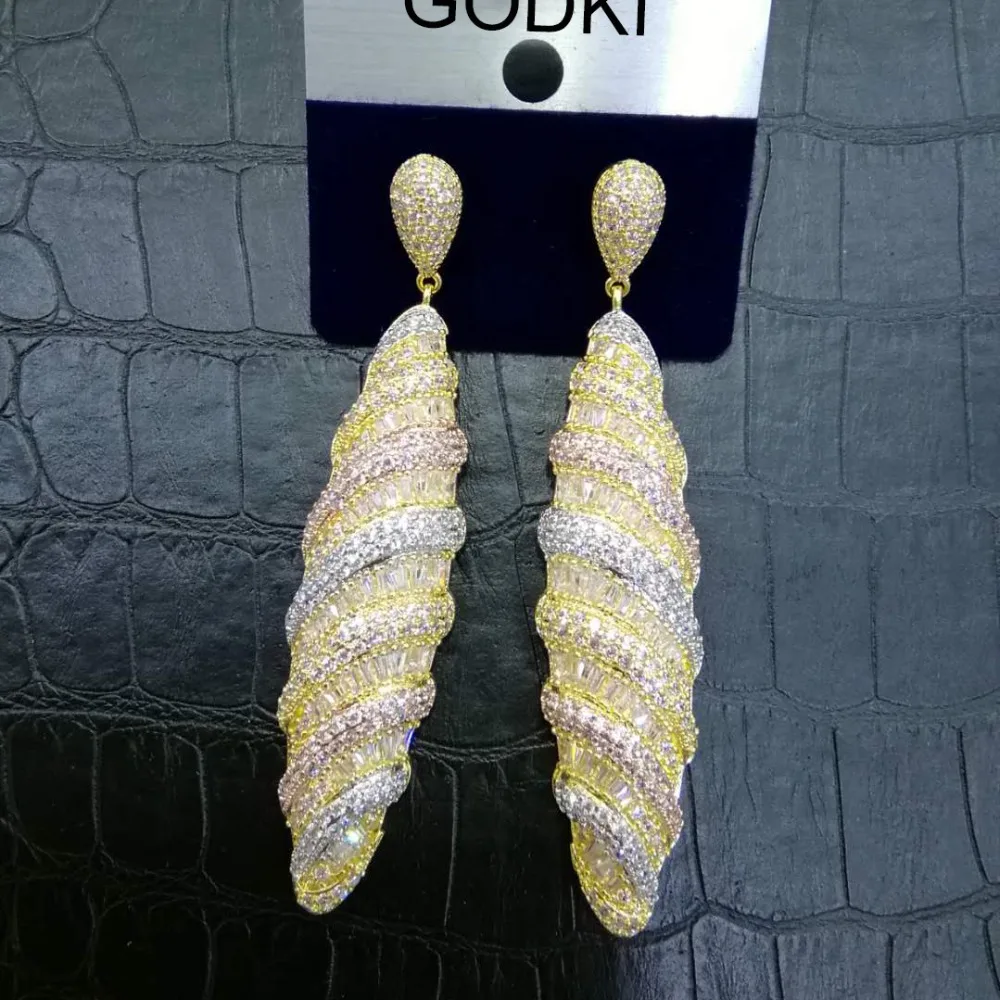 Роскошные геометрические серьги GODKI в виде палочек с покрытием из фианита, 77 мм, 3 тона, свадебные серьги Naija, модные ювелирные украшения
Роскошные геометрические серьги GODKI в виде палочек с покрытием из фианита, 77 мм, 3 тона, свадебные серьги Naija, модные ювелирные украшения