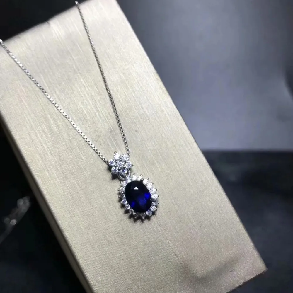 Natural sapphire necklace pendant 925 silver and silver Burnt sapphire High-end jewelry. An engagement proposal gift.
Natural sapphire necklace pendant 925 silver and silver Burnt sapphire High-end jewelry. An engagement proposal gift.
