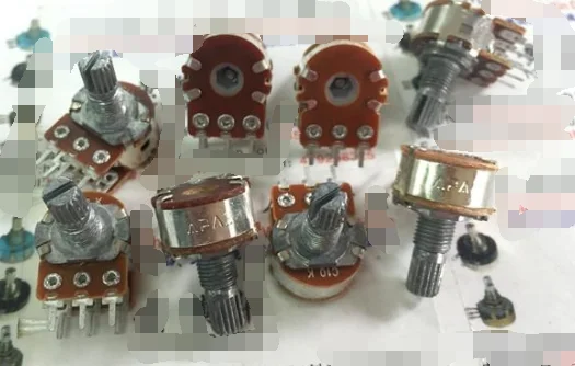 5pcs/lot APAI 148 double potentiometer C10K with a midpoint handle 15MM flower axis
5pcs/lot APAI 148 double potentiometer C10K with a midpoint handle 15MM flower axis
