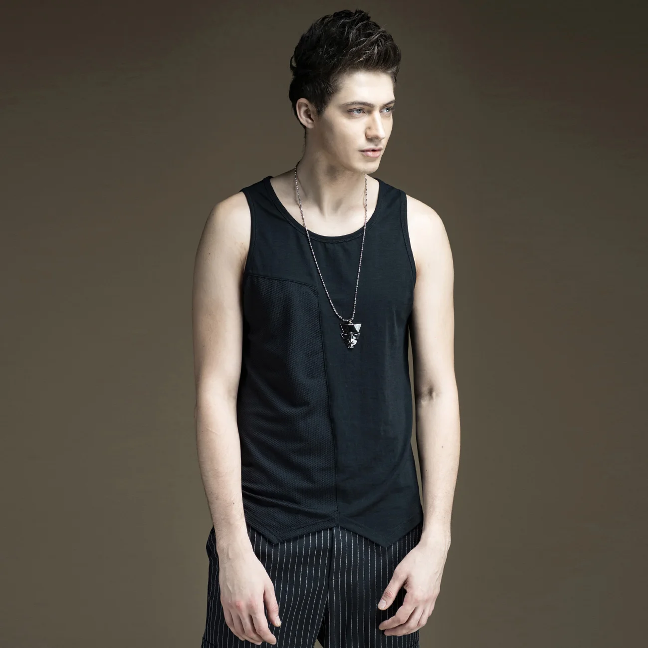 Fitness Men Gym Tank Top Fashion Patchwork No Pinli Product New Summer Men's Body Collar Irregular Splicing Vest B172114040
Fitness Men Gym Tank Top Fashion Patchwork No Pinli Product New Summer Men's Body Collar Irregular Splicing Vest B172114040