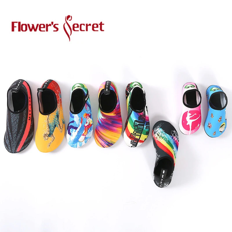 Summer outdoor swimming shoes, men's beach shoes, adult neutral gentle Walker Yoga shoes, sports shoes
Summer outdoor swimming shoes, men's beach shoes, adult neutral gentle Walker Yoga shoes, sports shoes