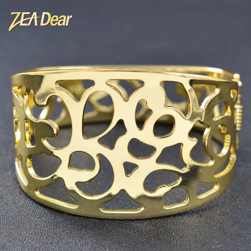 Diana baby Jewelry Hot Selling Big Round Bangle Jewelry Findings Women Flower Pattern Bracelet For Party Dubai Fashion Jewelry
Diana baby Jewelry Hot Selling Big Round Bangle Jewelry Findings Women Flower Pattern Bracelet For Party Dubai Fashion Jewelry