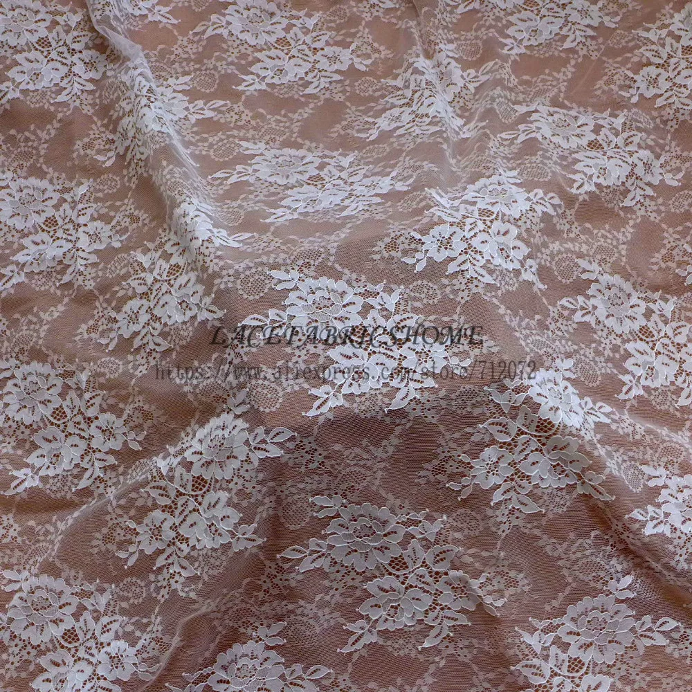 La Belleza Off white rose flowers france lace bridal lining fabric wedding dress lace 1 yard 59'' width
La Belleza Off white rose flowers france lace bridal lining fabric wedding dress lace 1 yard 59'' width