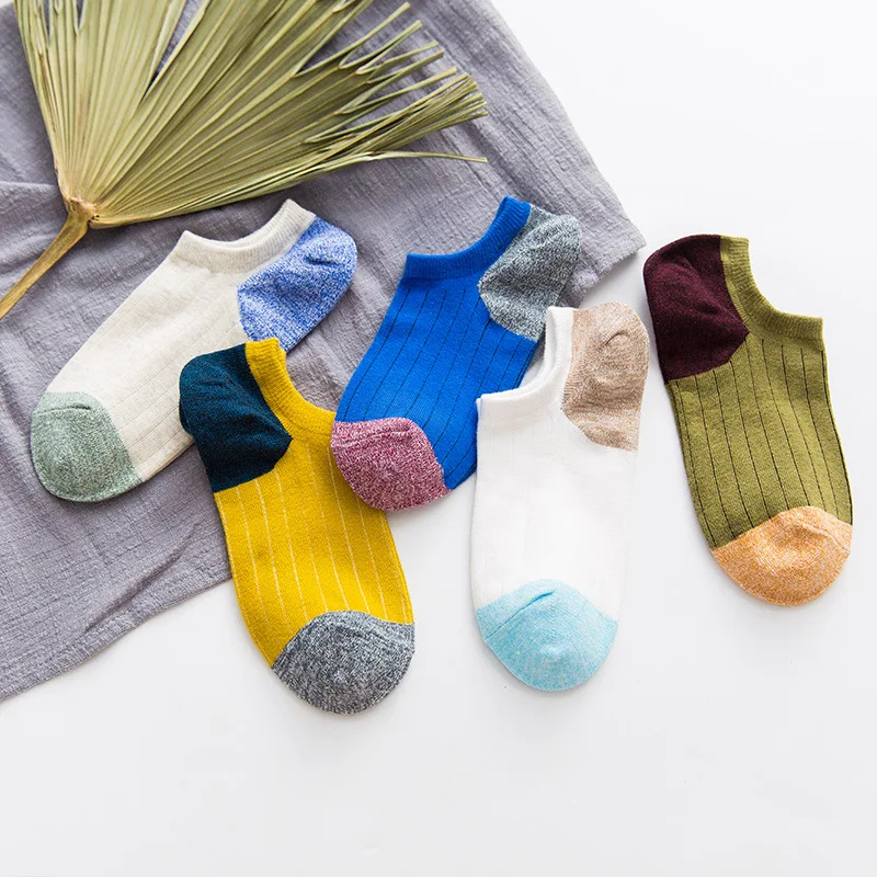 Autumn and winter new personality men socks Casual fight color pattern vertical stripes male short socks
Autumn and winter new personality men socks Casual fight color pattern vertical stripes male short socks