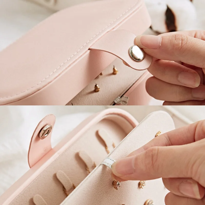 Simple Portable Leather Jewelry Box Necklace Earrings Ring Multi-function Storage Box Women Earring storage bag
Simple Portable Leather Jewelry Box Necklace Earrings Ring Multi-function Storage Box Women Earring storage bag