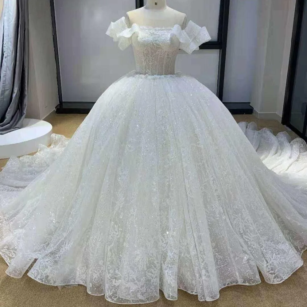Customize Ball Gown Wedding Dress Off The Shoulder Lace Ruffles Sequined vestido de noiva 2019 Vintage robe de mariee
Customize Ball Gown Wedding Dress Off The Shoulder Lace Ruffles Sequined vestido de noiva 2019 Vintage robe de mariee