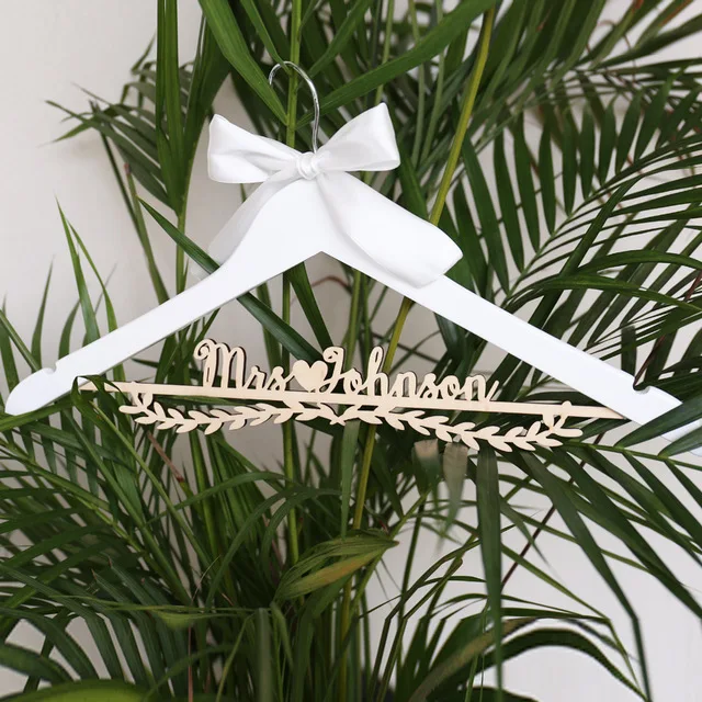 Personalized olive leaf Mrs name dress hanger, Bridesmaid bride rustic Wedding Groom dressing hangers party gifts decorations
Personalized olive leaf Mrs name dress hanger, Bridesmaid bride rustic Wedding Groom dressing hangers party gifts decorations