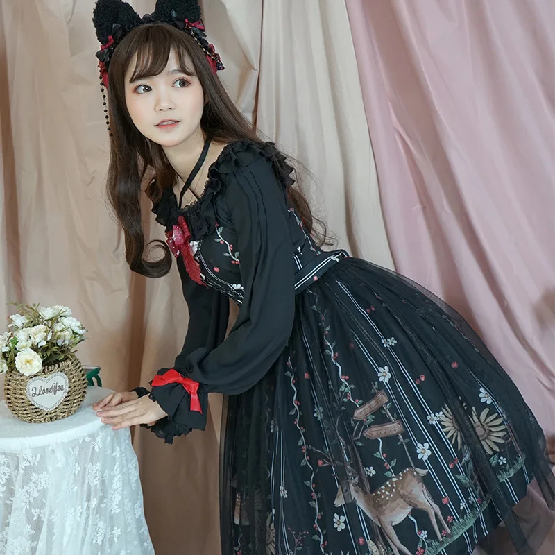 Платье без рукавов с принтом леса
Платье без рукавов с принтом леса