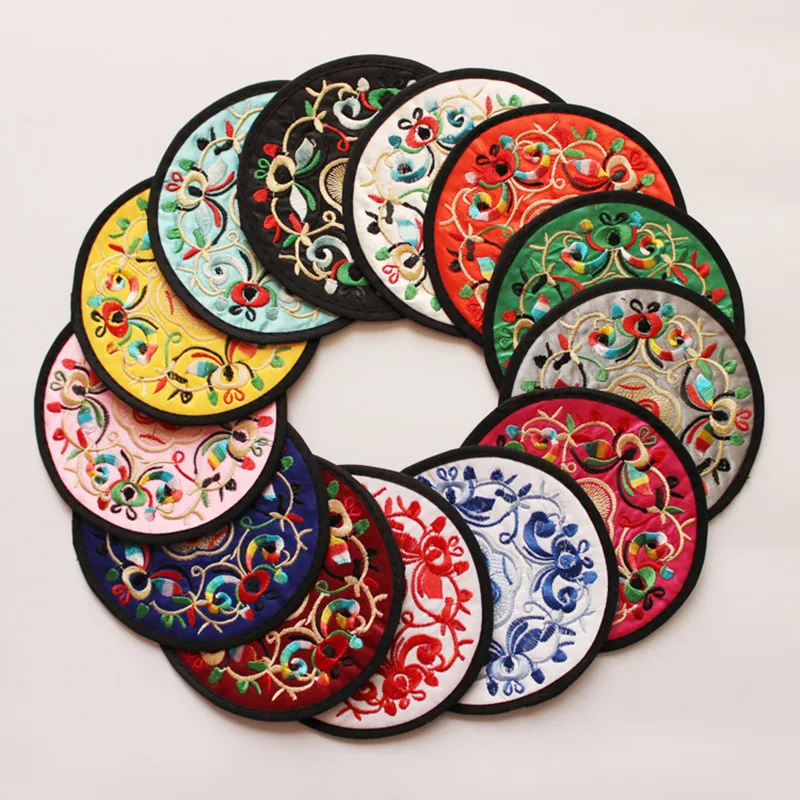 Beautiful Embroidery Cup Coasters Traditional Chinese Style Silk Round Placemats Heat Resistant Pads Creative Tableware Gift
Beautiful Embroidery Cup Coasters Traditional Chinese Style Silk Round Placemats Heat Resistant Pads Creative Tableware Gift