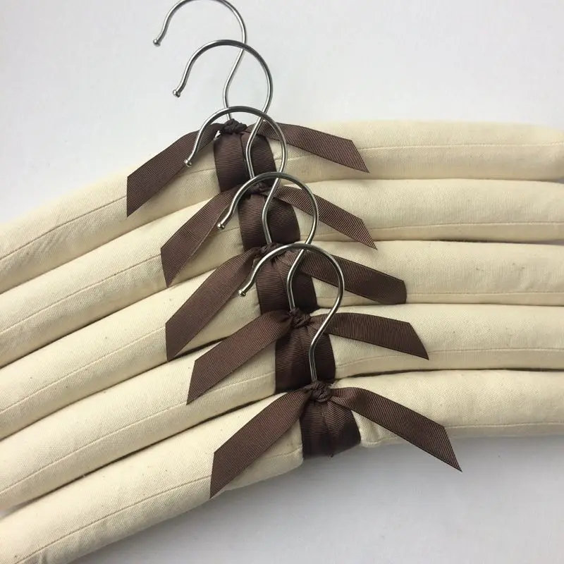The original export package hanger Nordic style simple cotton canvas texture super slip hanger
The original export package hanger Nordic style simple cotton canvas texture super slip hanger