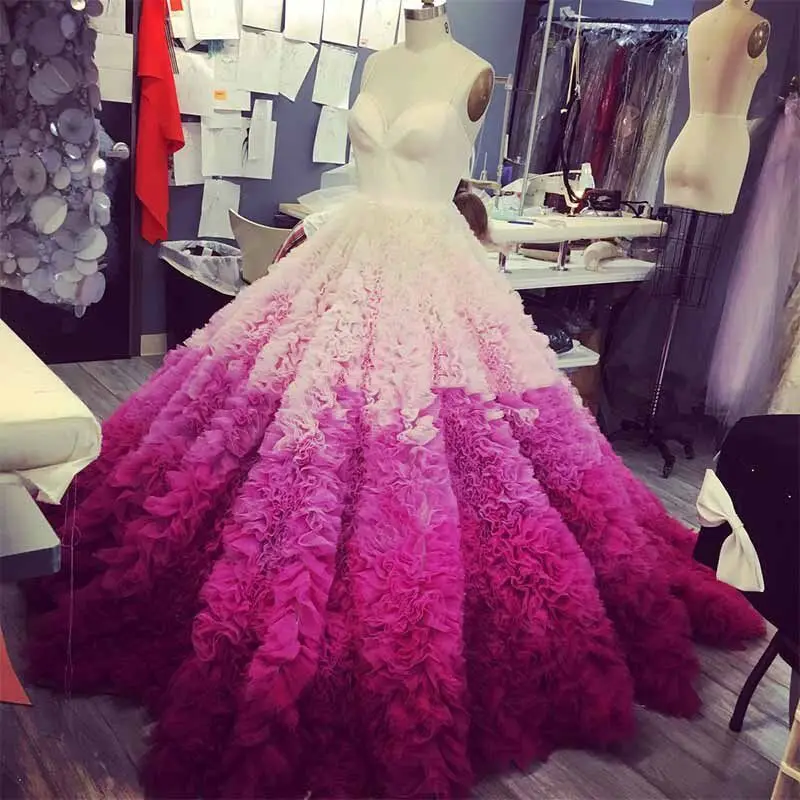 Eye-Catching Gradient Colorful Prom Dresses Super Puffy Ball Gown Tiered Ruched Bridal Party Gowns Royal Long Evening Dress
Eye-Catching Gradient Colorful Prom Dresses Super Puffy Ball Gown Tiered Ruched Bridal Party Gowns Royal Long Evening Dress