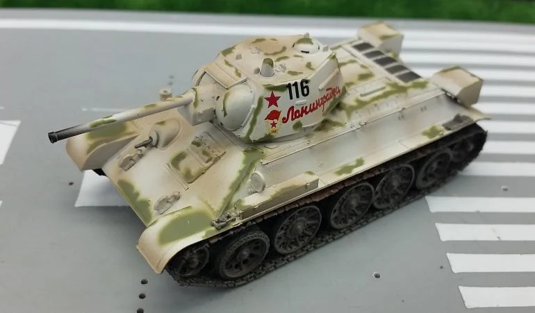 TRUMPETER 1:72 World War II Soviet T-34/76 tank model Favorite military model 36269
TRUMPETER 1:72 World War II Soviet T-34/76 tank model Favorite military model 36269