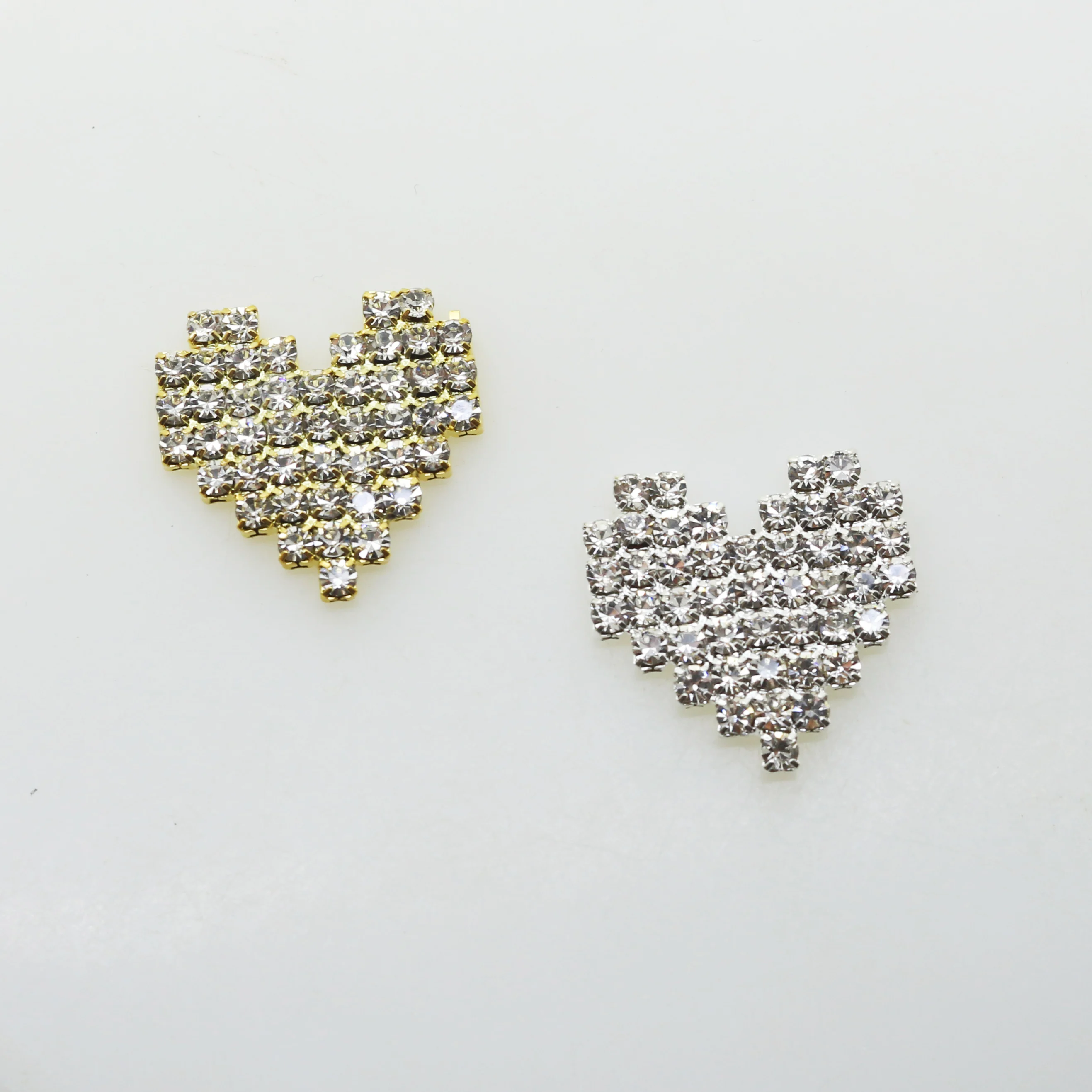 YWXINXI Direct sales 10pcs/lot21MM Heart Rhinestone Jewelry Craft Decoration Materials DIY Wedding Embellishment Buckle
YWXINXI Direct sales 10pcs/lot21MM Heart Rhinestone Jewelry Craft Decoration Materials DIY Wedding Embellishment Buckle