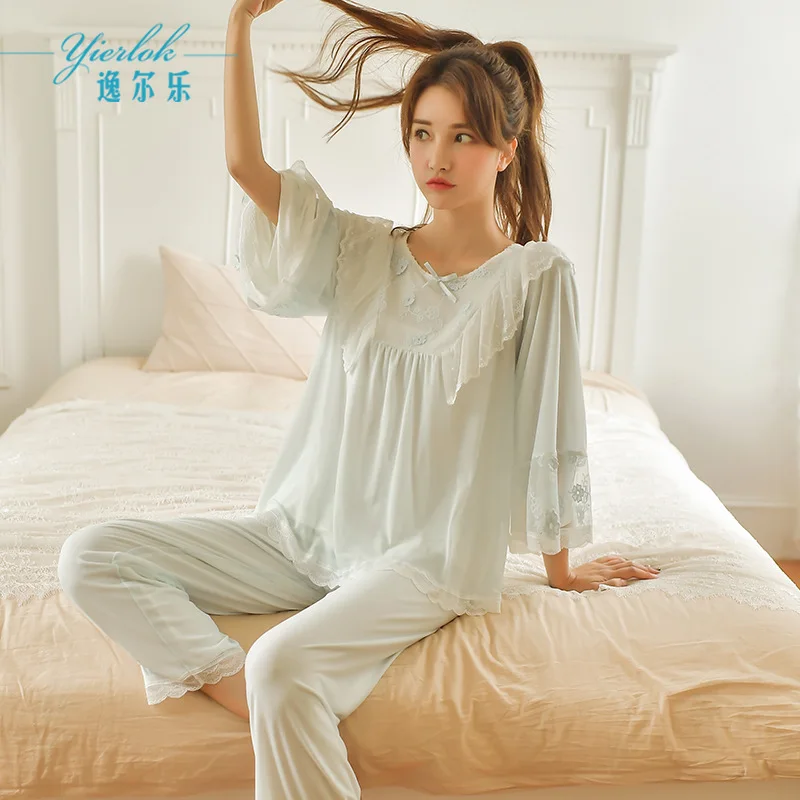 2019 Autumn Lace Princess Pajamas Female Sweet Embroidery Long Sleeve Modal Home Suit Sheing Pajamas for Women Korean 8236
2019 Autumn Lace Princess Pajamas Female Sweet Embroidery Long Sleeve Modal Home Suit Sheing Pajamas for Women Korean 8236