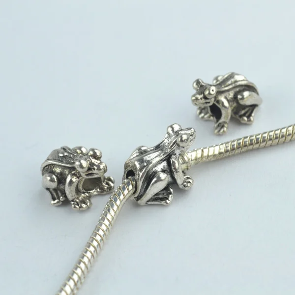 10 pcs alloy beads frog charm tibetan silver diy beads for European bracelet jewelry making 1838
10 pcs alloy beads frog charm tibetan silver diy beads for European bracelet jewelry making 1838
