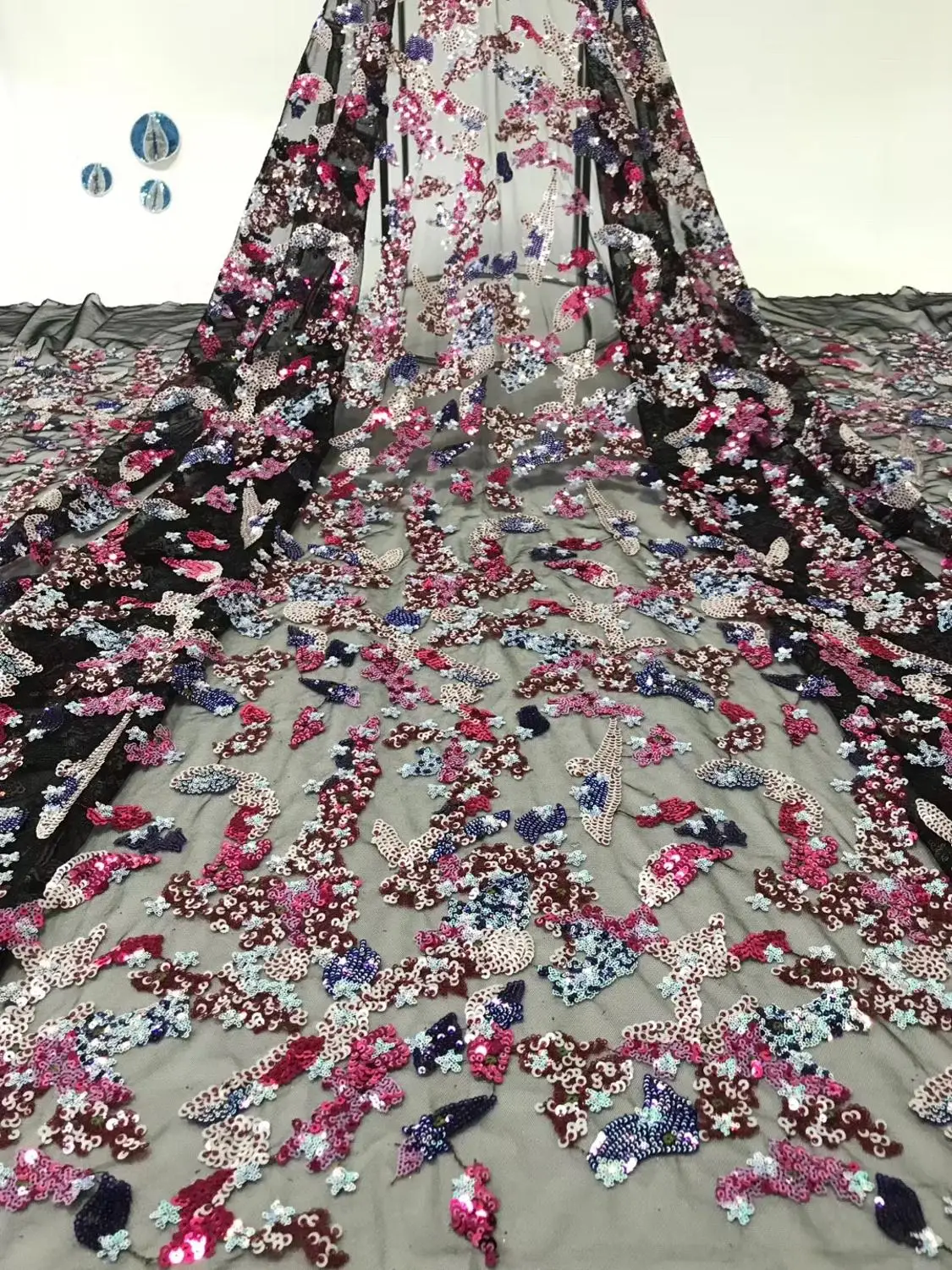 New mixed colors sequins on mesh embroidered wedding/evinging/show dress lace fabric 130cm 5yards
New mixed colors sequins on mesh embroidered wedding/evinging/show dress lace fabric 130cm 5yards